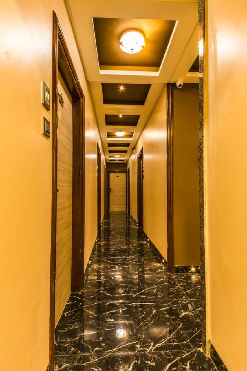 Hotel Golden Crown Bombay Esterno foto
